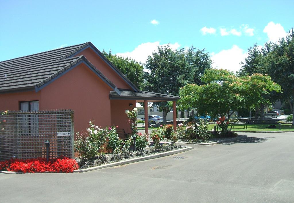 Pavilion Motel & Conference Centre Palmerston North Extérieur photo
