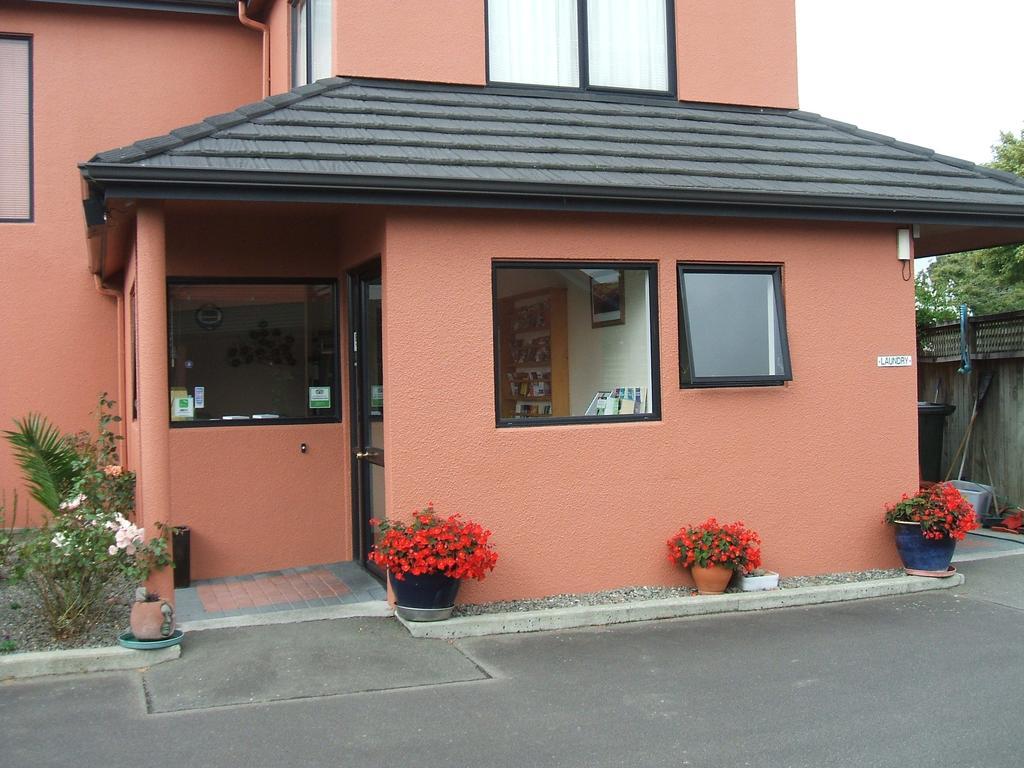 Pavilion Motel & Conference Centre Palmerston North Extérieur photo
