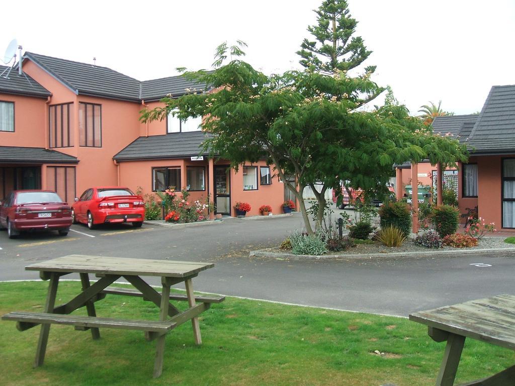 Pavilion Motel & Conference Centre Palmerston North Extérieur photo